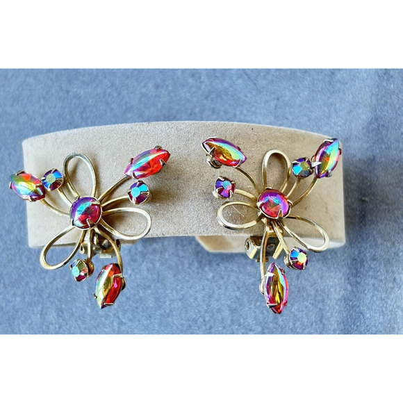 Vtg Pink Irridescent Aurora Borealis Prong Set Clip On Earrings Gold-tone - Picture 7 of 14